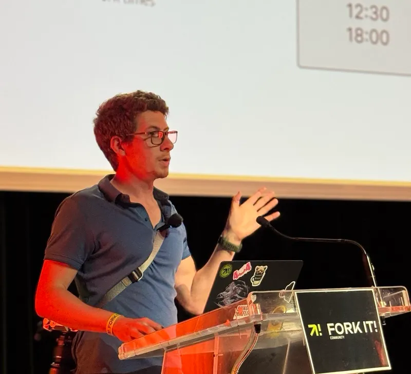 Matthieu Coulon speaking at Fork it! Tunis